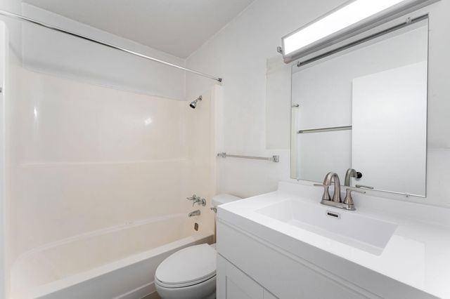 26 Arthur Avenue SE 304, Minneapolis, MN 55414