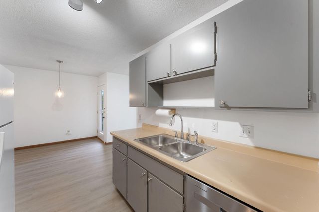 26 Arthur Avenue SE 304, Minneapolis, MN 55414