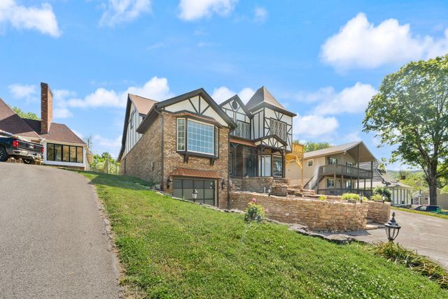 518 W Lakeshore Drive, Burnside, KY 42519