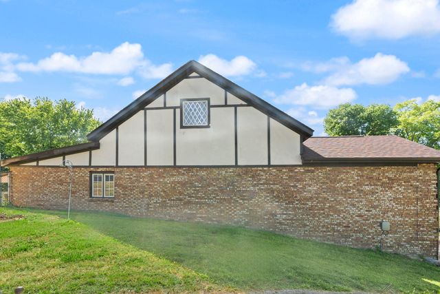 518 W Lakeshore Drive, Burnside, KY 42519