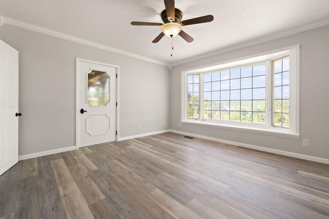 518 W Lakeshore Drive, Burnside, KY 42519