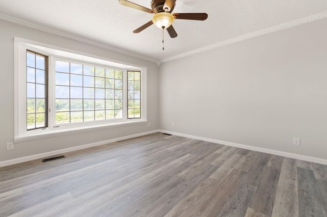 518 W Lakeshore Drive, Burnside, KY 42519