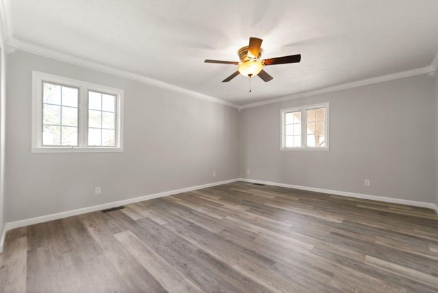 518 W Lakeshore Drive, Burnside, KY 42519