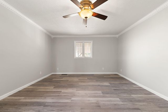 518 W Lakeshore Drive, Burnside, KY 42519
