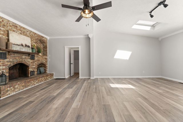 518 W Lakeshore Drive, Burnside, KY 42519