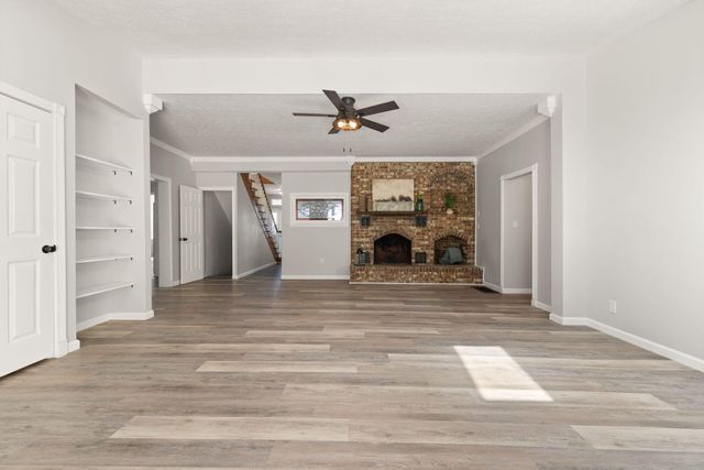 518 W Lakeshore Drive, Burnside, KY 42519