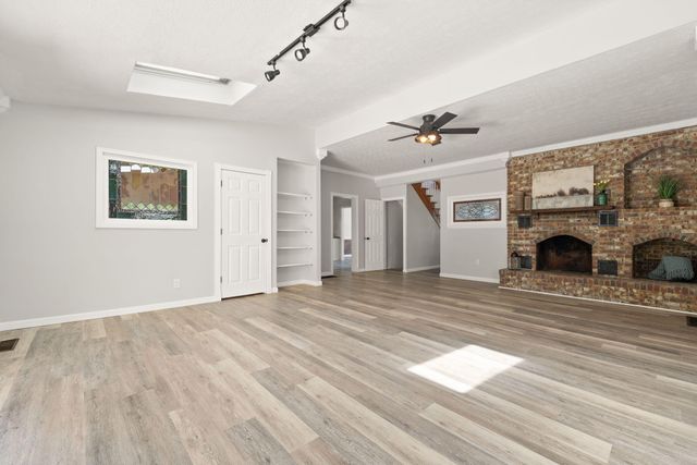 518 W Lakeshore Drive, Burnside, KY 42519
