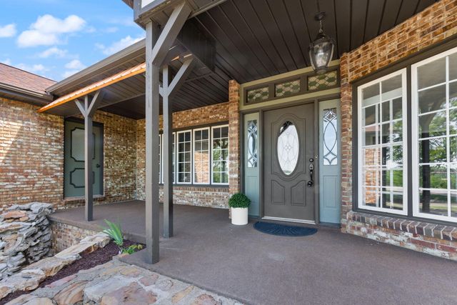 518 W Lakeshore Drive, Burnside, KY 42519