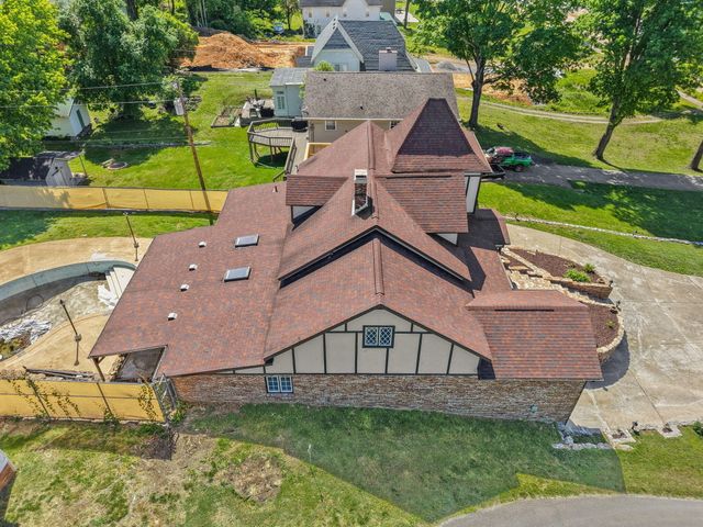 518 W Lakeshore Drive, Burnside, KY 42519