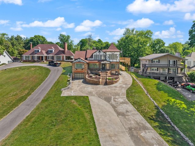 518 W Lakeshore Drive, Burnside, KY 42519