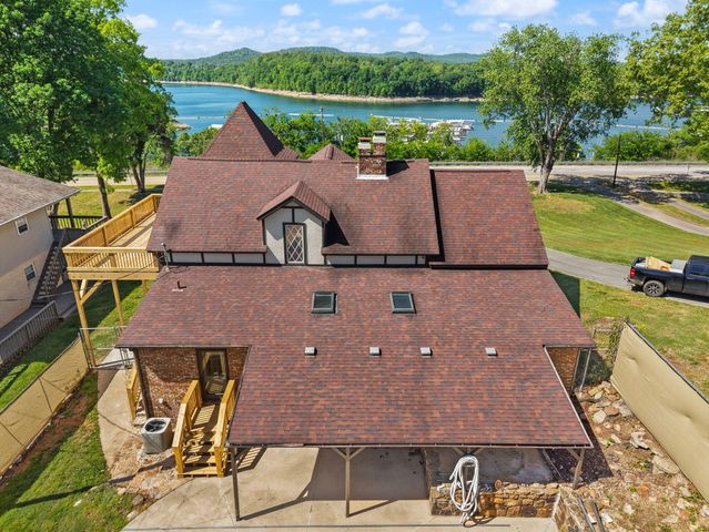 518 W Lakeshore Drive, Burnside, KY 42519
