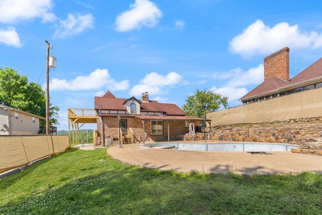 518 W Lakeshore Drive, Burnside, KY 42519