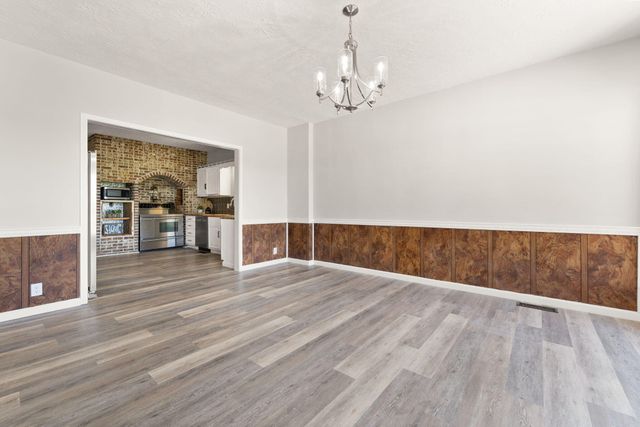 518 W Lakeshore Drive, Burnside, KY 42519