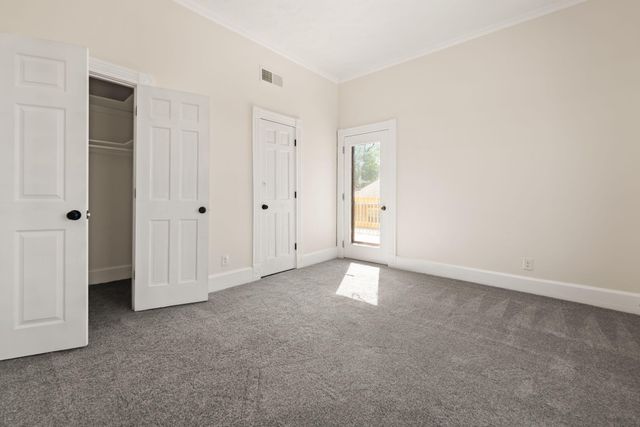 518 W Lakeshore Drive, Burnside, KY 42519