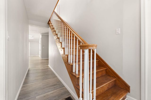 518 W Lakeshore Drive, Burnside, KY 42519