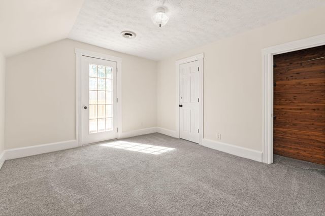 518 W Lakeshore Drive, Burnside, KY 42519