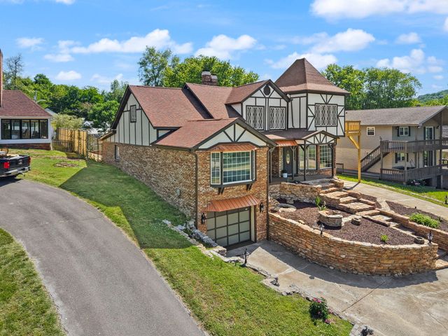 518 W Lakeshore Drive, Burnside, KY 42519