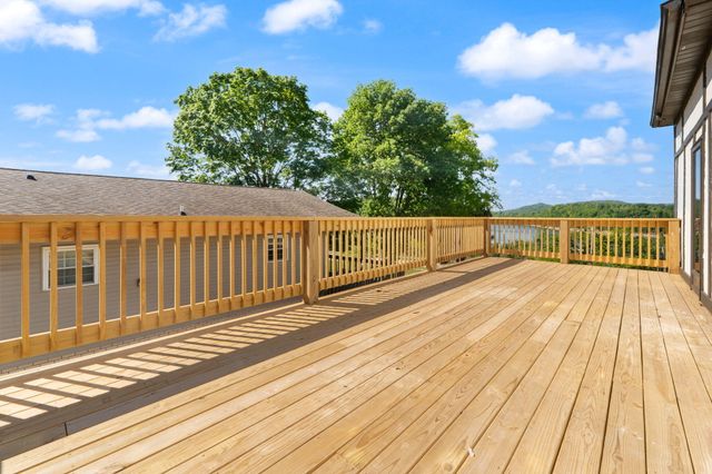 518 W Lakeshore Drive, Burnside, KY 42519