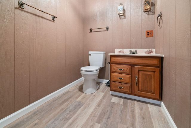 518 W Lakeshore Drive, Burnside, KY 42519