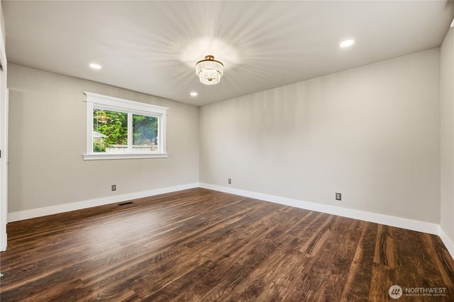 800 Myrtine Street, Enumclaw, WA 98022