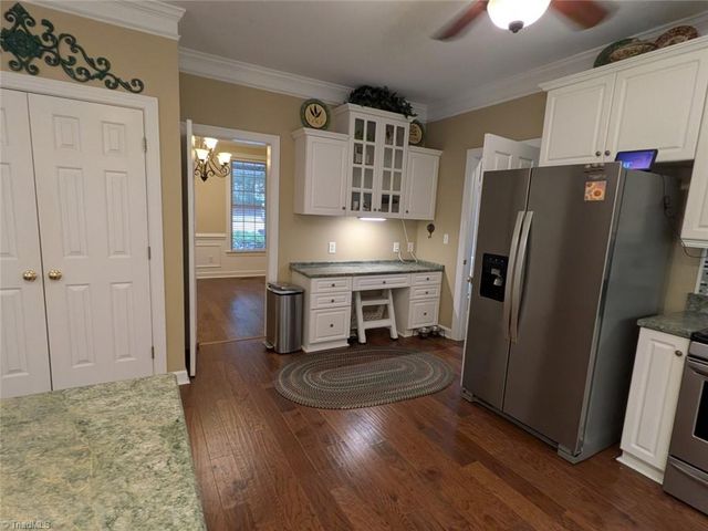 1702 Lakeland Point, High Point, NC 27265