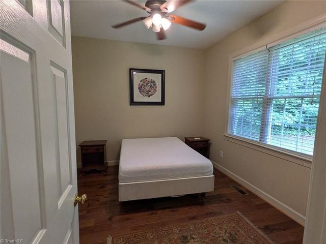 1702 Lakeland Point, High Point, NC 27265
