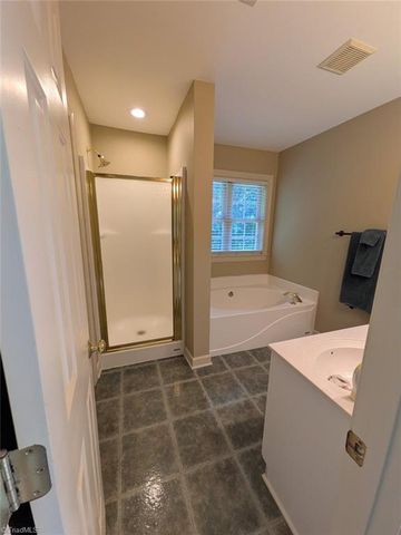 1702 Lakeland Point, High Point, NC 27265