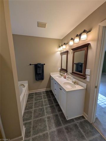 1702 Lakeland Point, High Point, NC 27265