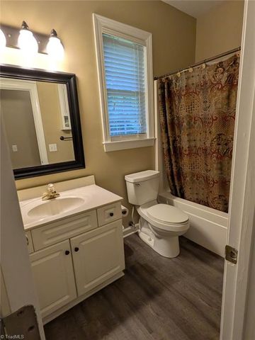 1702 Lakeland Point, High Point, NC 27265