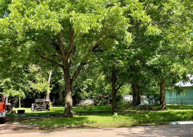 300 Smith Street, Como, TX 75431