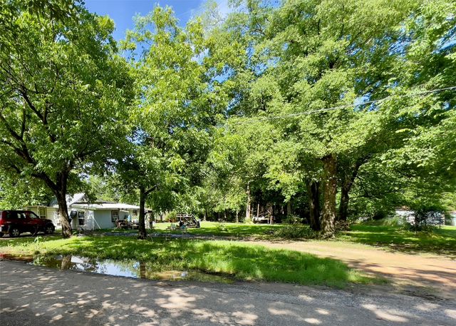 300 Smith Street, Como, TX 75431