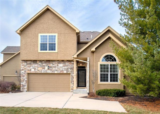 16910 S BRADLEY Drive, Olathe, KS 66062