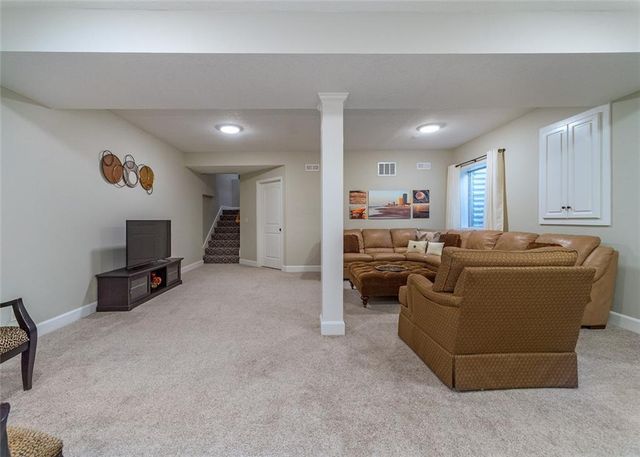 16910 S BRADLEY Drive, Olathe, KS 66062