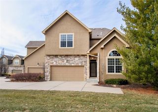 16910 S BRADLEY Drive, Olathe, KS 66062