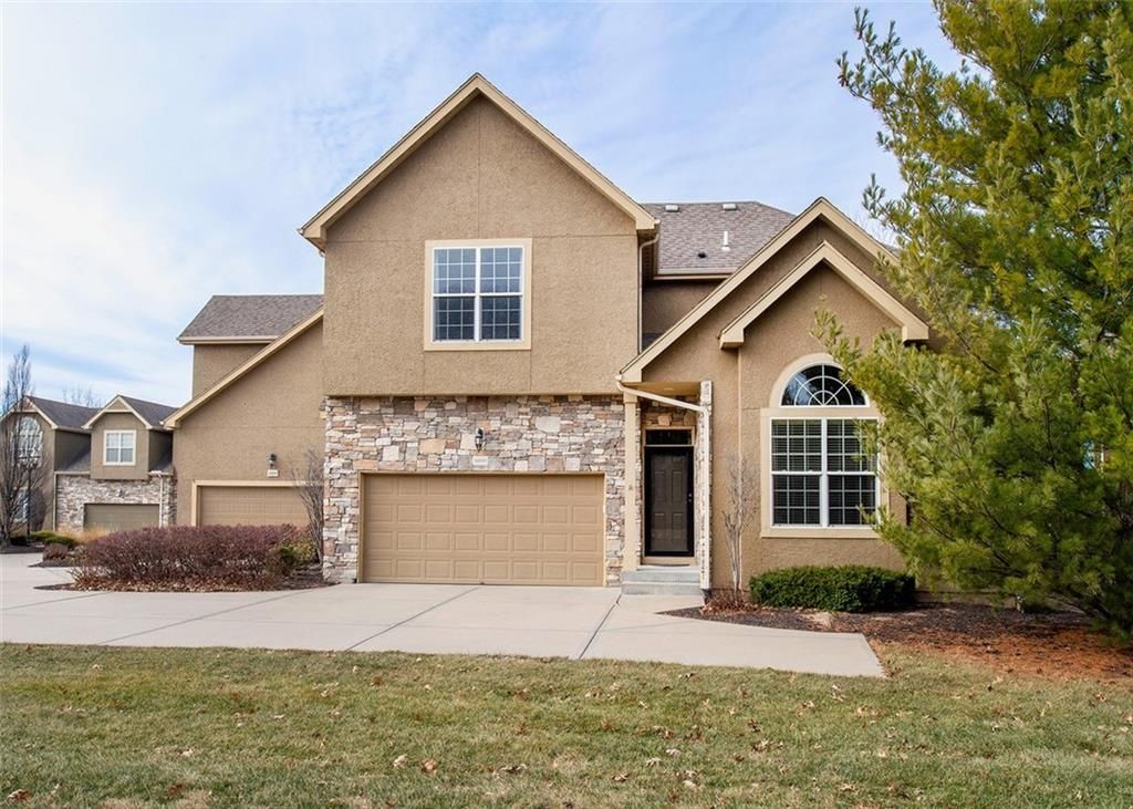 16910 S BRADLEY Drive, Olathe, KS 66062