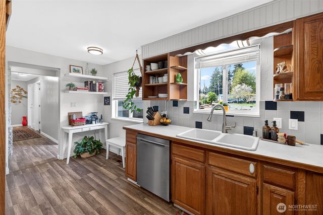 7252 14th Avenue NE, Olympia, WA 98516