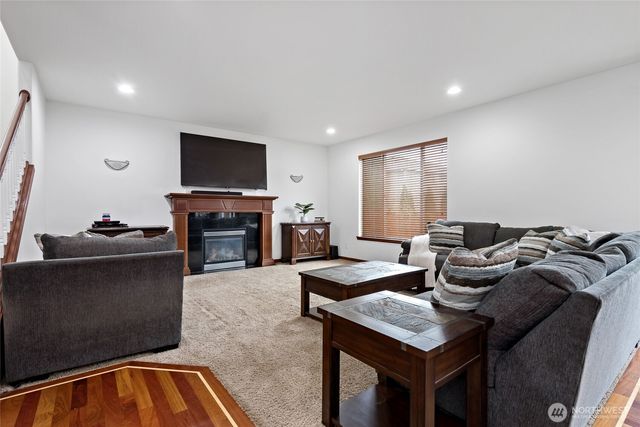 1515 Daffodil Avenue NE, Orting, WA 98360