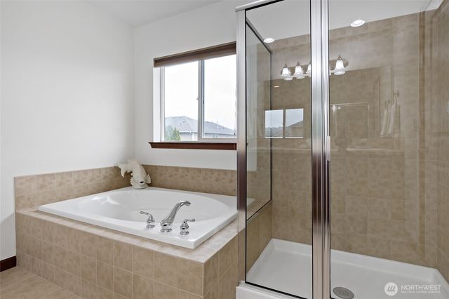 1515 Daffodil Avenue NE, Orting, WA 98360