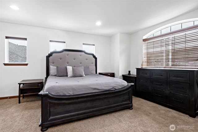 1515 Daffodil Avenue NE, Orting, WA 98360