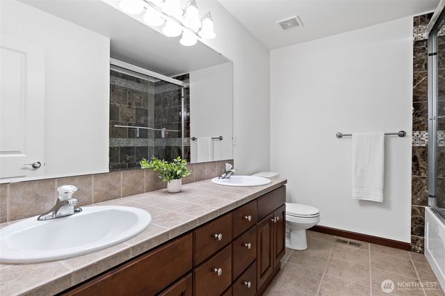 1515 Daffodil Avenue NE, Orting, WA 98360