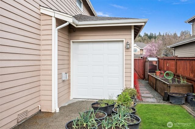 1515 Daffodil Avenue NE, Orting, WA 98360