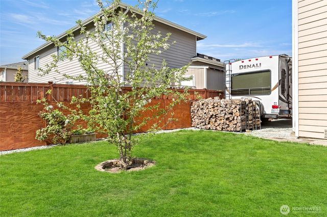 1515 Daffodil Avenue NE, Orting, WA 98360