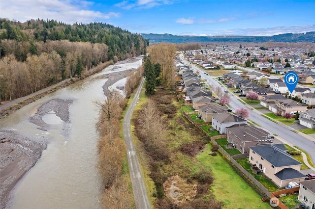 1515 Daffodil Avenue NE, Orting, WA 98360