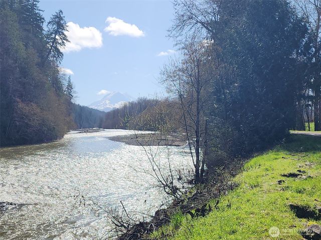 1515 Daffodil Avenue NE, Orting, WA 98360