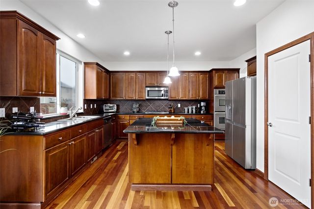 1515 Daffodil Avenue NE, Orting, WA 98360