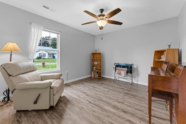 825 Mockingbird Lane, Gentry, AR 72734