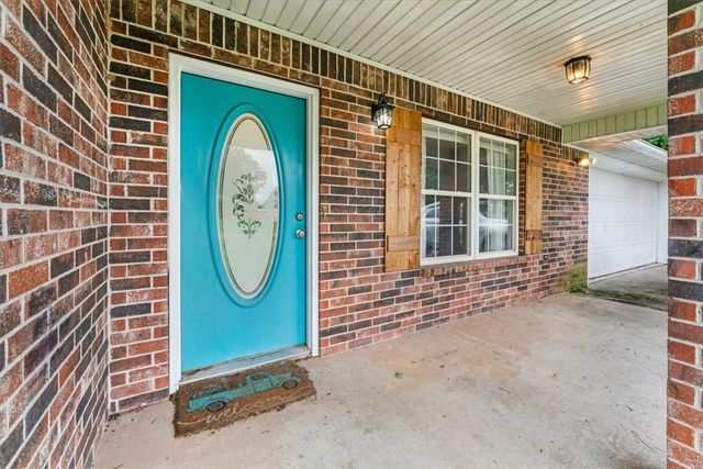 825 Mockingbird Lane, Gentry, AR 72734