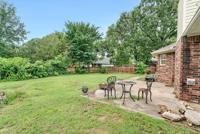 825 Mockingbird Lane, Gentry, AR 72734