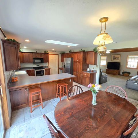 2141 Emery Lane, Abilene, KS 67410