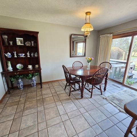 2141 Emery Lane, Abilene, KS 67410